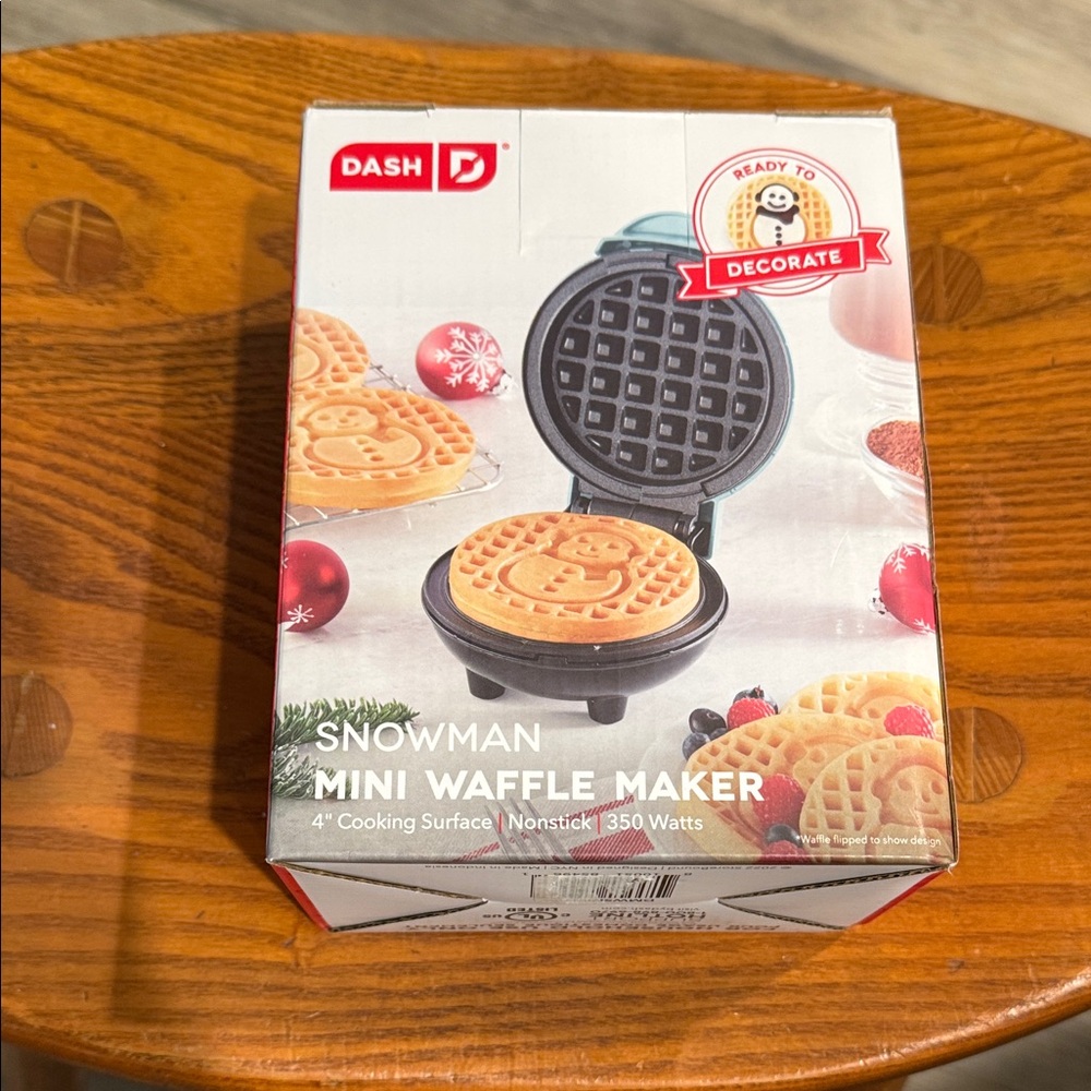 Dash Snowman Mini Waffle Maker - Blue